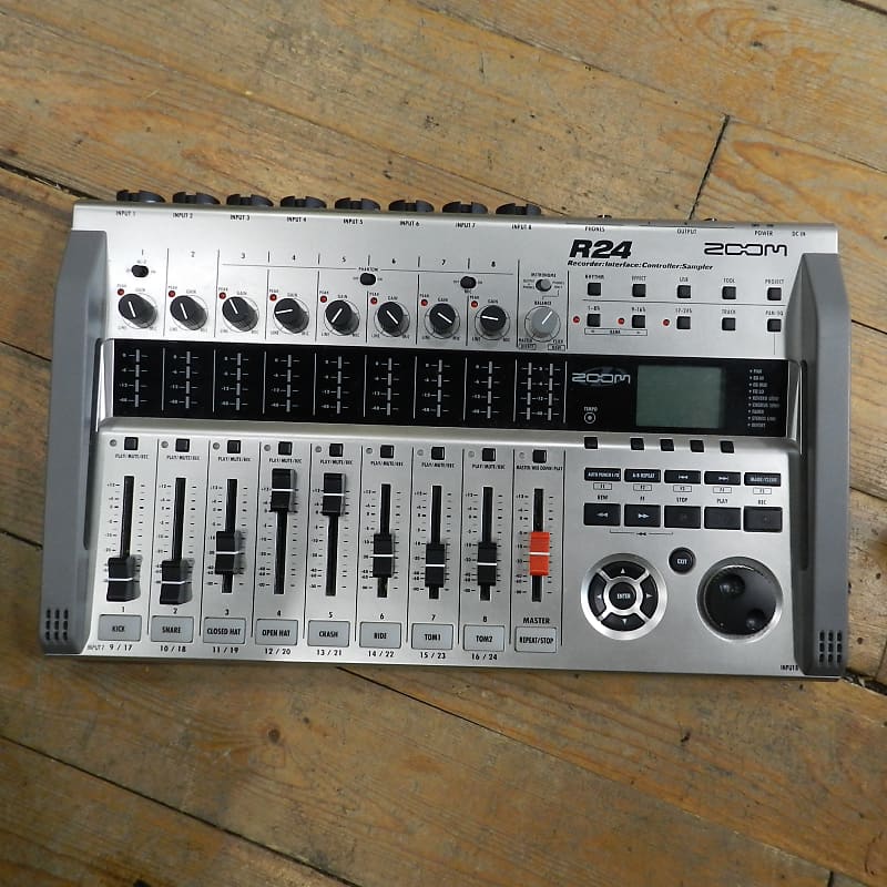 Zoom R24 オーディオインターフェイス R24 Recorder : Interface : Controller : Sampler | ZOOM