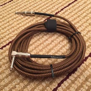Hosa GTR-518R 1/4" TS Male Straight to Right-Angle Guitar/Instrument Cable - 18'