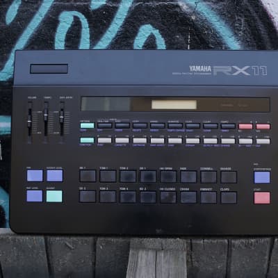 Yamaha RX-11 - vintage, classic drum computer machine
