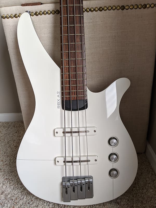 【特価】YAMAHA RBX4 A2 ベース ホワイト/エアクラフト・グレイ YAMAHA RBX4A2（ホワイト/エアクラフト・グレイ） YAMAHA RBX4A2