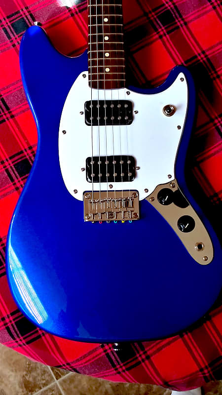 Squier by Fender Mustang Bullet 2020 - Blue Sparkle - glossy image 1