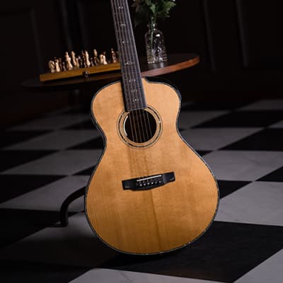 Cort Gold-Passion Natural Glossy w/Case (B Stock) image 2