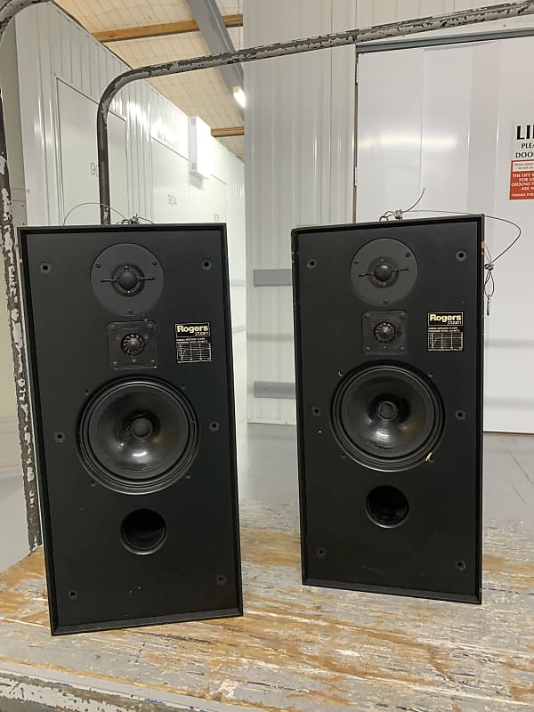 Vintage Pioneer CS-411 Vintage 2-Way Floorstanding Speakers Made