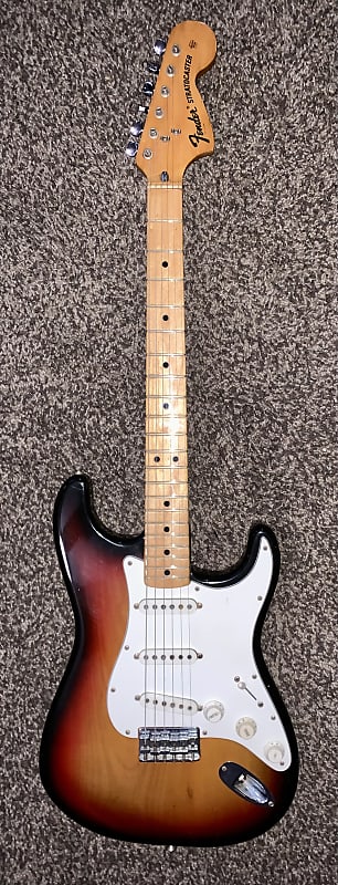 Vintage 1973 fender Stratocaster maple Fretboard electric.guitar hardtail  made in the usa  Sunburst image 1