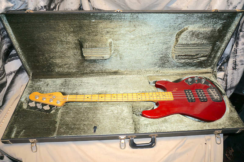 G&L USA L-2000 Series E 4-string Bass 1983 Red with Yamaha Case | Reverb