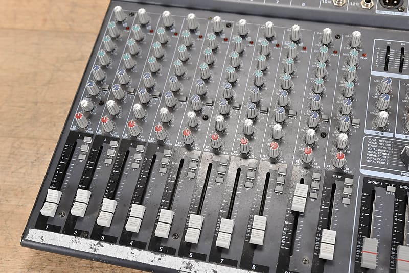 YAMAHA ヤマハ MX12/6 MIXING CONSOLE Yamaha MX12/6 12-Channel Mixing Board Console Pro Live Audio