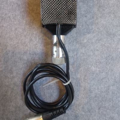 AKG D12 Cardioid Dynamic Microphone | Reverb