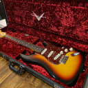 Fender Custom Shop Postmodern Stratocaster  2020 3 Tone Sunburst Journeyman Relic (2 Pickguards)