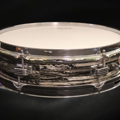Ludwig No. 905 Jazz Combo 3x13" 6-Lug Piccolo Snare Drum with Keystone Badge SN#126941 (1965) - Oyster Black pearl image 4