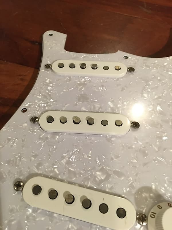 Fender Strat Classic Series 50's Pickups Pearloid Pickguard Reverb