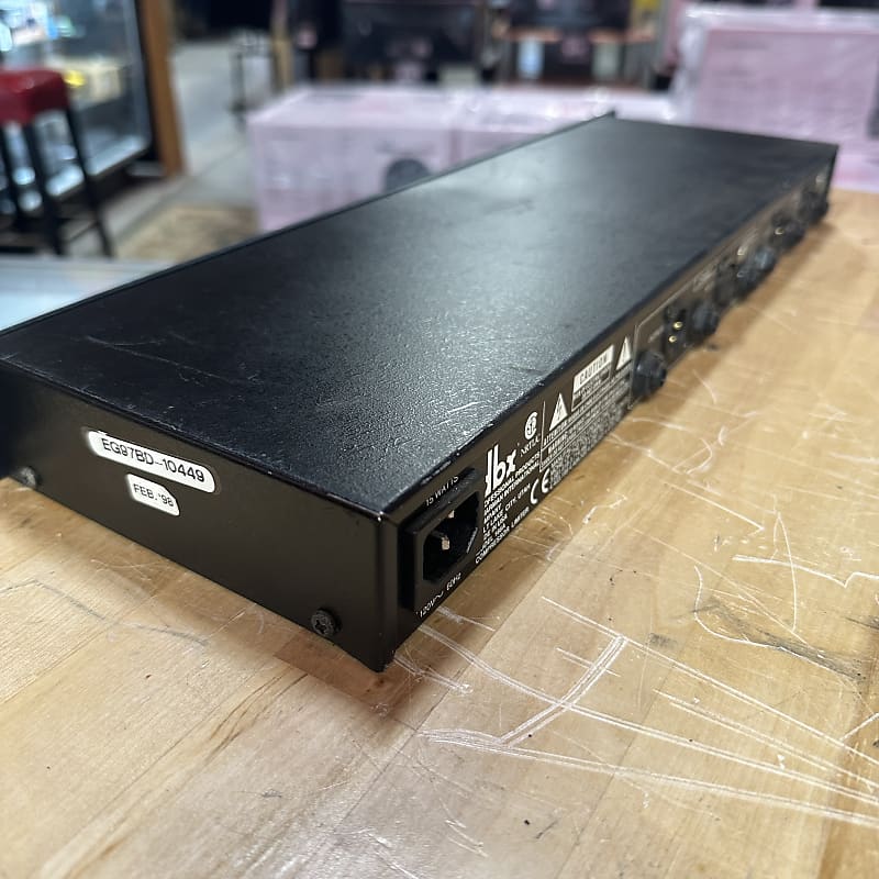 dbx 166A VCAコンプレッサー dbx 166A VCAコンプレッサー dbx 166A 2-Channel Compressor