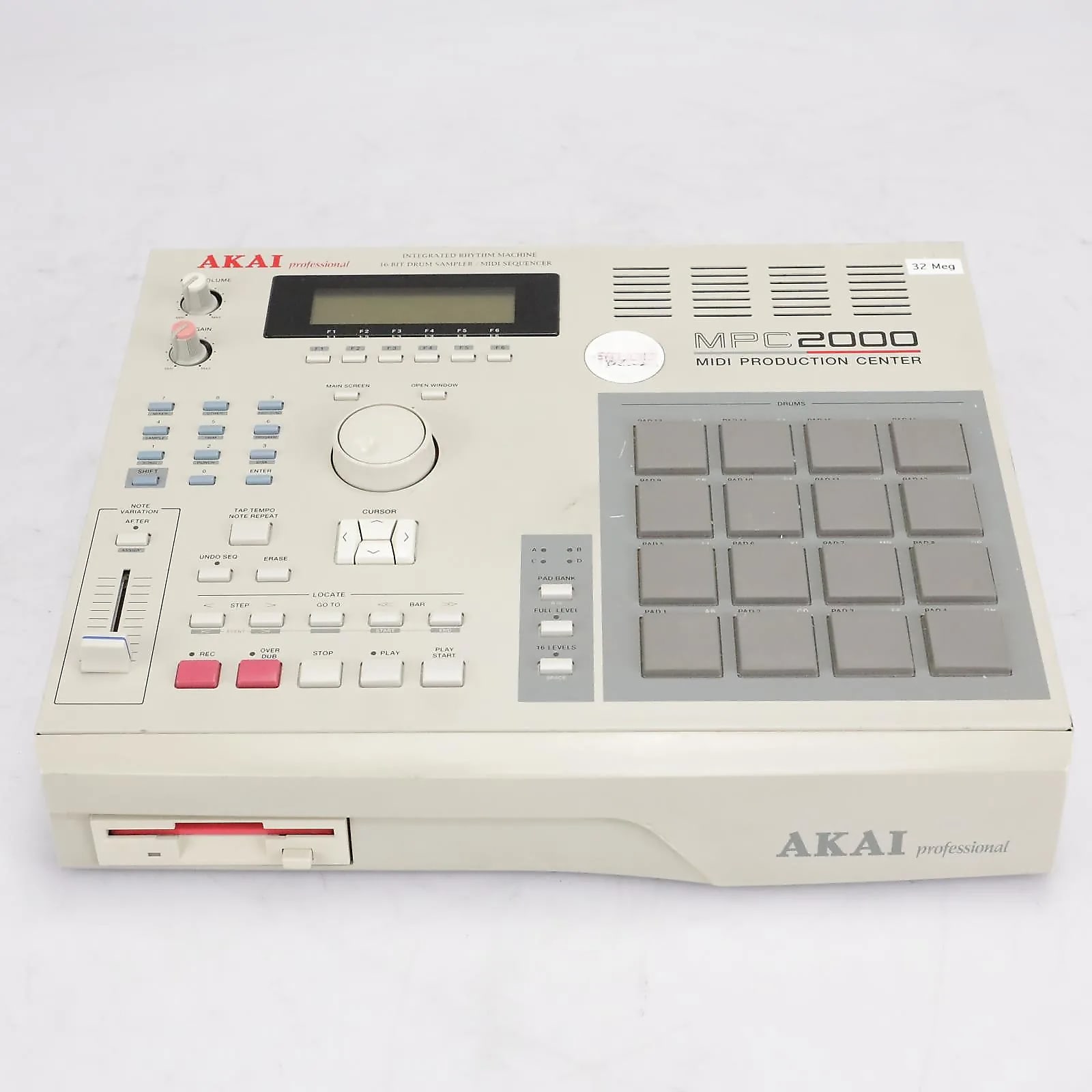 AKAI MPC2000通電確認いたしました