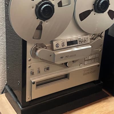 Akai GX-747 2-Channel 4-Track Tape Recorder