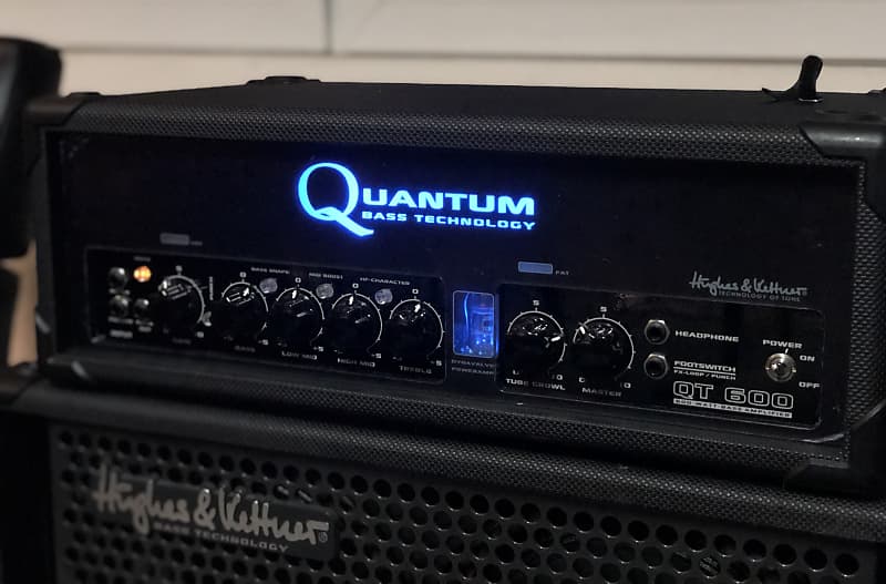 Hughes & Kettner Quantum QT-600 Bass Amp with QS-410 Pro Cab