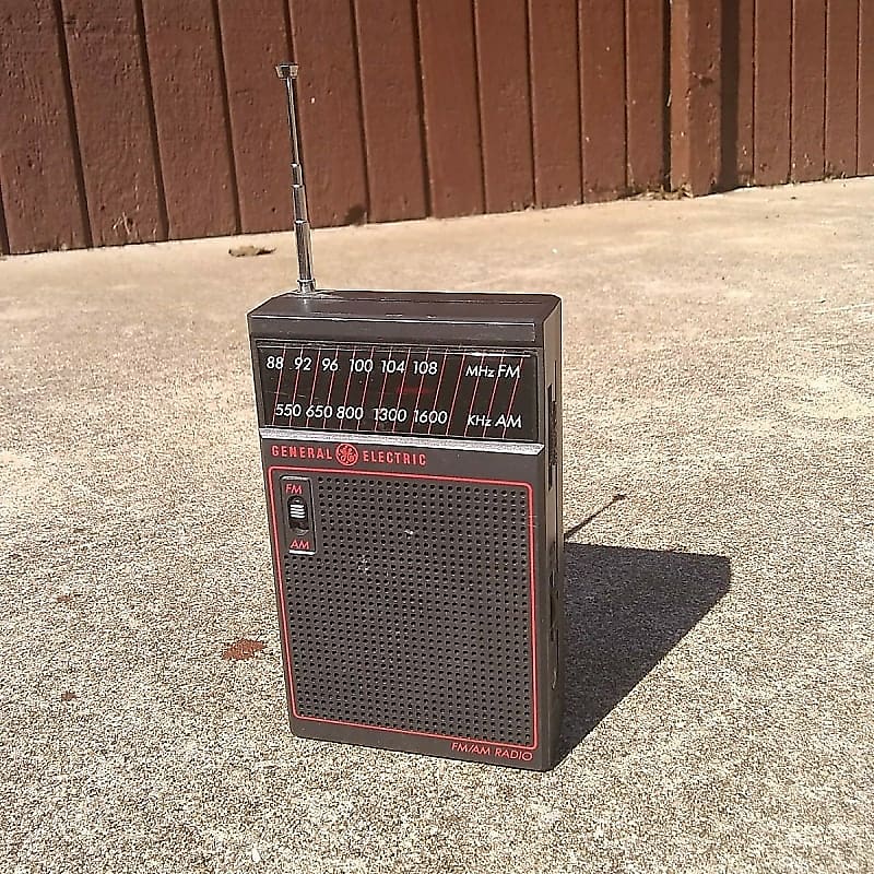 GE General Electric Portable AM/FM Radio 1980s | Reverb