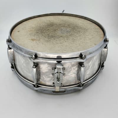 Used Vintage Gretsch Round Badge '60s Snare Drum 14x5.5 White Marine Pearl image 3
