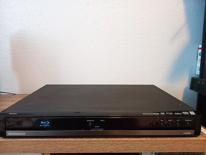 Magnavox Blu Ray Player with remote WORKS image 1