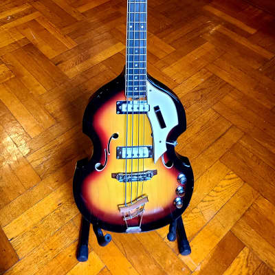 Vox V 250  Violin Bass 1960's Sunburst image 2