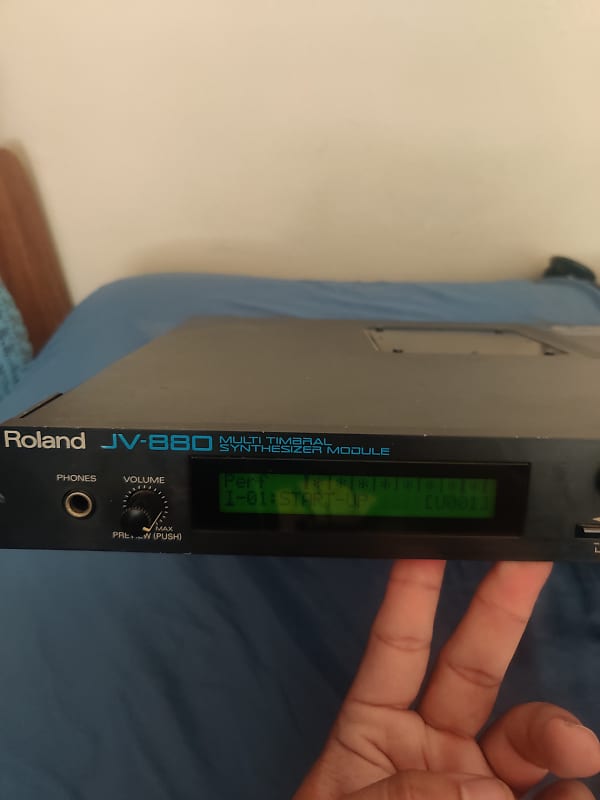 Roland JV-880 Multi Timbral Synthesizer Module image 1