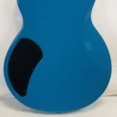 Yamaha RSE20 SWB Revstar Element, Chambered maple and mahogany body, carbon-reinforced neck and body, 2 Alnico V Humbucking pickups; Swift Blue image 9