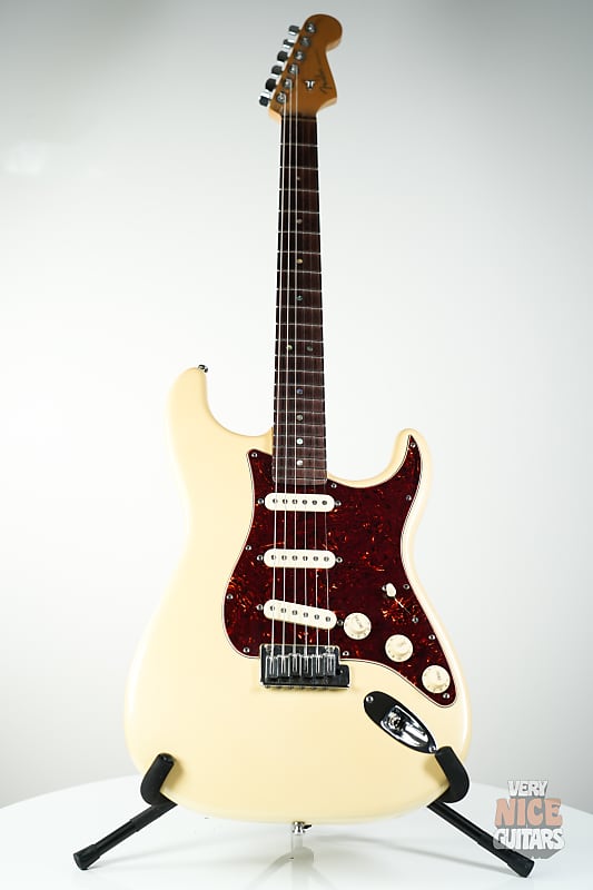 Fender American Deluxe Stratocaster with Rosewood Fretboard and SS frets 2009 Olympic Pearl image 1