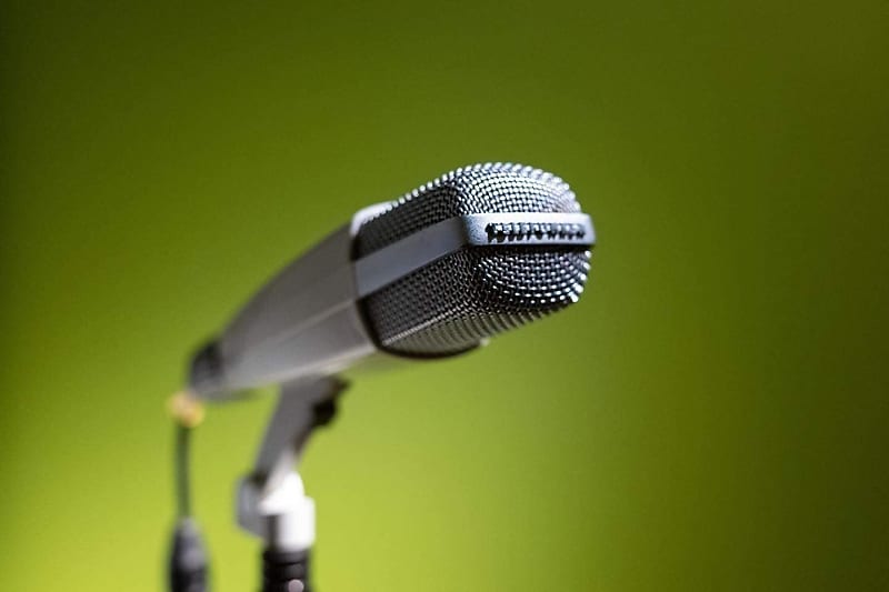 Sennheiser MD 421 II Cardioid Dynamic Mic image 1