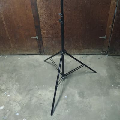 Speaker stand image 2