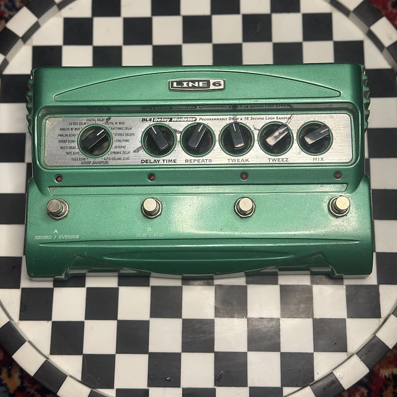 Line 6 DL4 Delay Modeler 1999 - 2021 - Green image 1