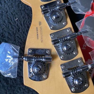 Fender Player Plus Jazz Bass V 3-Tone Sunburst (10lbs, 10.9) #mx22151636 image 8