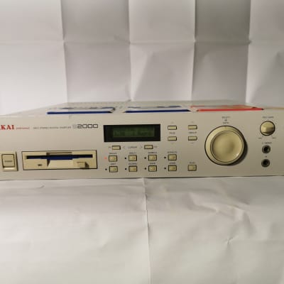 AKAI S2000 Midi Stereo rack mount Digital Sampler