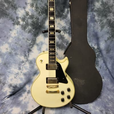 Video Demo Hohner Vintage RARE 1977 WHITE with Gold Hardware