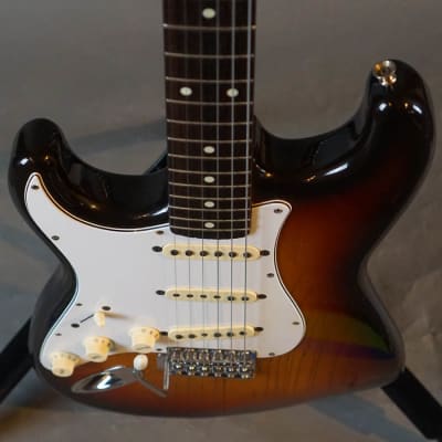 Fender 60's Reissue Stratocaster Left Hand 3 Tone Sunburst MIJ w/Case (1995) - Used image 4
