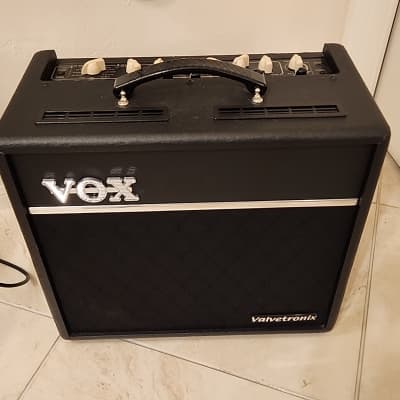 VOX VT100 100W 2x12 Guitar Valvetronix Combo Amp (Chrome Series