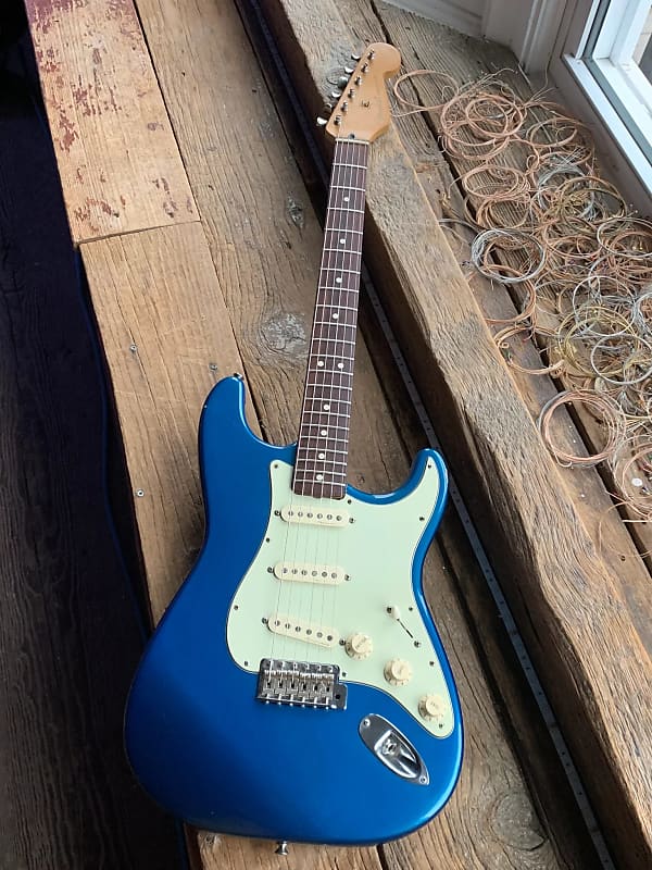 【fender】【美品】fender Mexico MADE IN MEXICO Fender Stratocaster Deluxe MIM ( Mexican ) | Reverb Canada
