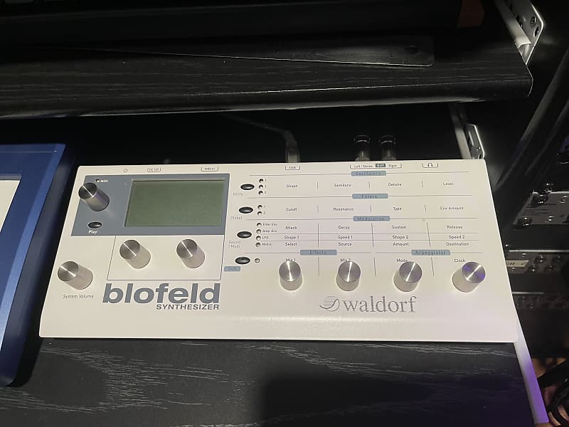 Waldorf Blofeld Desktop Synthesizer 2007 - Present - White image 1