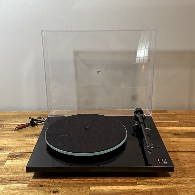 Rega Planar 2 two turntable RB 220 tone arm - Gloss  			
