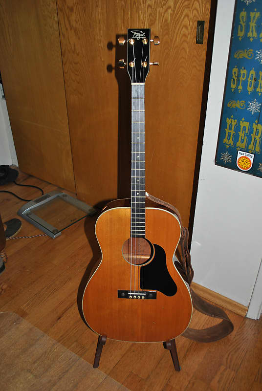 Regal (Harmony) tenor guitar w/TKL hard case image 1
