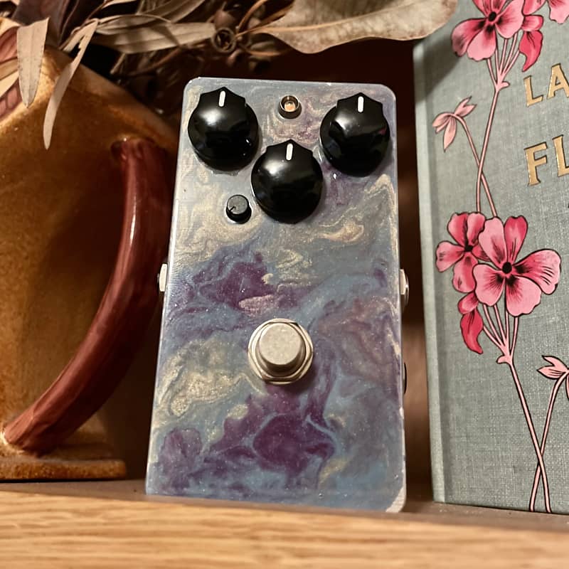 Leqtique 9/9 Hi-Gain Distortion Pedal | Made in Japan