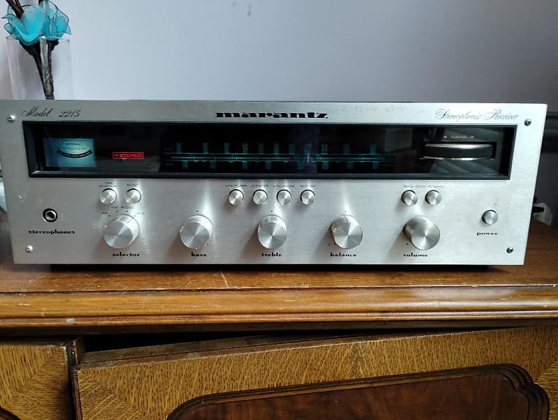 Marantz 2215 receiver in excellent condition - 1970&#039;s  			
