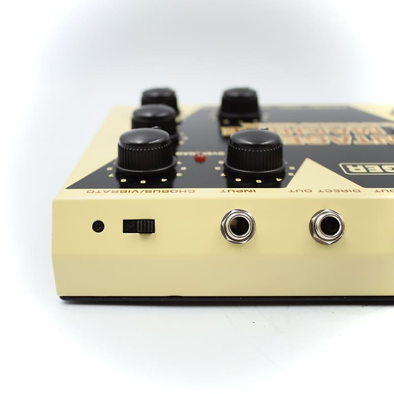 Behringer VM1 Vintage Time Machine Delay / Vibrato Guitar