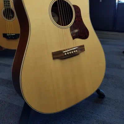 Art & Lutherie Spruce Burgundy GT QI Dreadnought | Reverb Canada