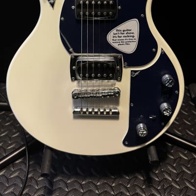First Act Limited Edition Volkswagen Garage Master 2006 - White with Dark Blue Pickguard for sale