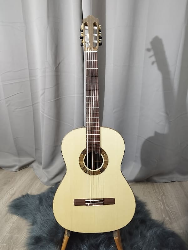 Garcia Student classical guitar 2022 - Satin lacquer image 1