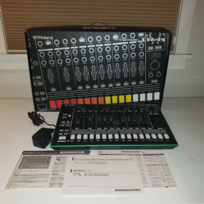 Roland AIRA TR-8 Rhythm Performer Drum Machine 2014 - Present - Black