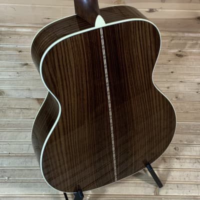 Martin 000-28 Acoustic Guitar - Natural image 4
