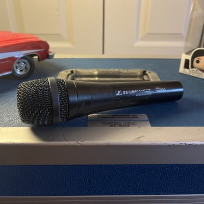 Sennheiser e935 Handheld Cardioid Dynamic Vocal Microphone 2003 - Present - Black