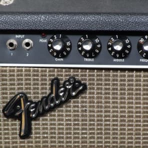 Fender Sidekick Bass100 メンテナンス済 完動品 used】Fender / Sidekick Bass 30 Bass Amp【GIB横浜】 - Geek