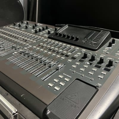 Behringer X32 Console with touring case image 2