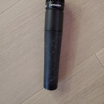 Shure SM57 Cardioid Dynamic Microphone (with bag and mic clip) image 1