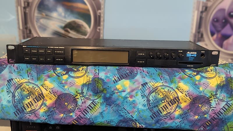 Alesis QuadraSynth S4